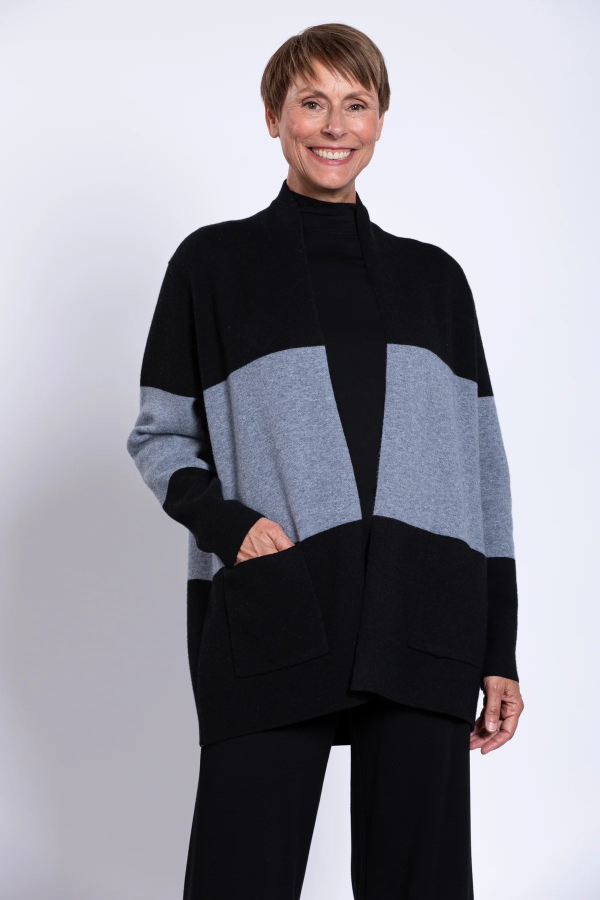 Seltic Sweater with pockets!!